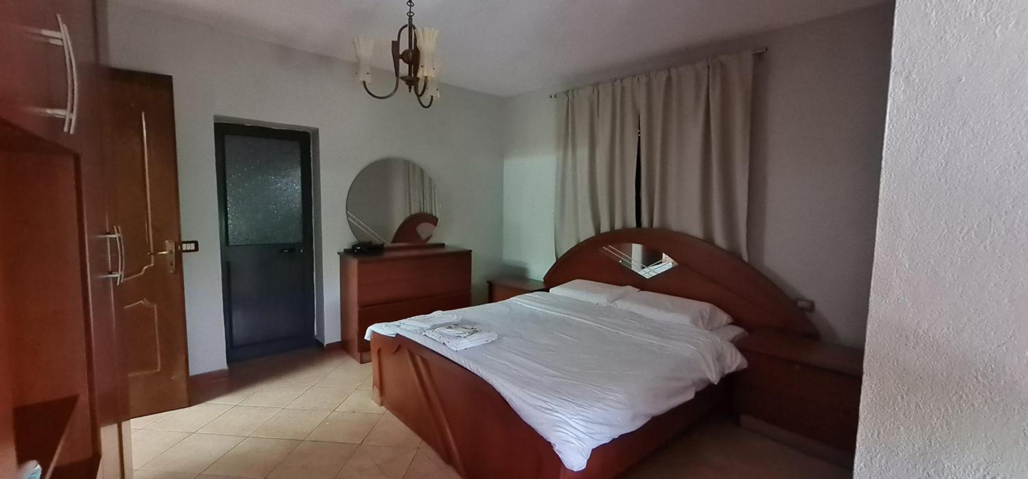 Calmly, Spacious Apartment Next To Usa Embassy Tirana Room photo